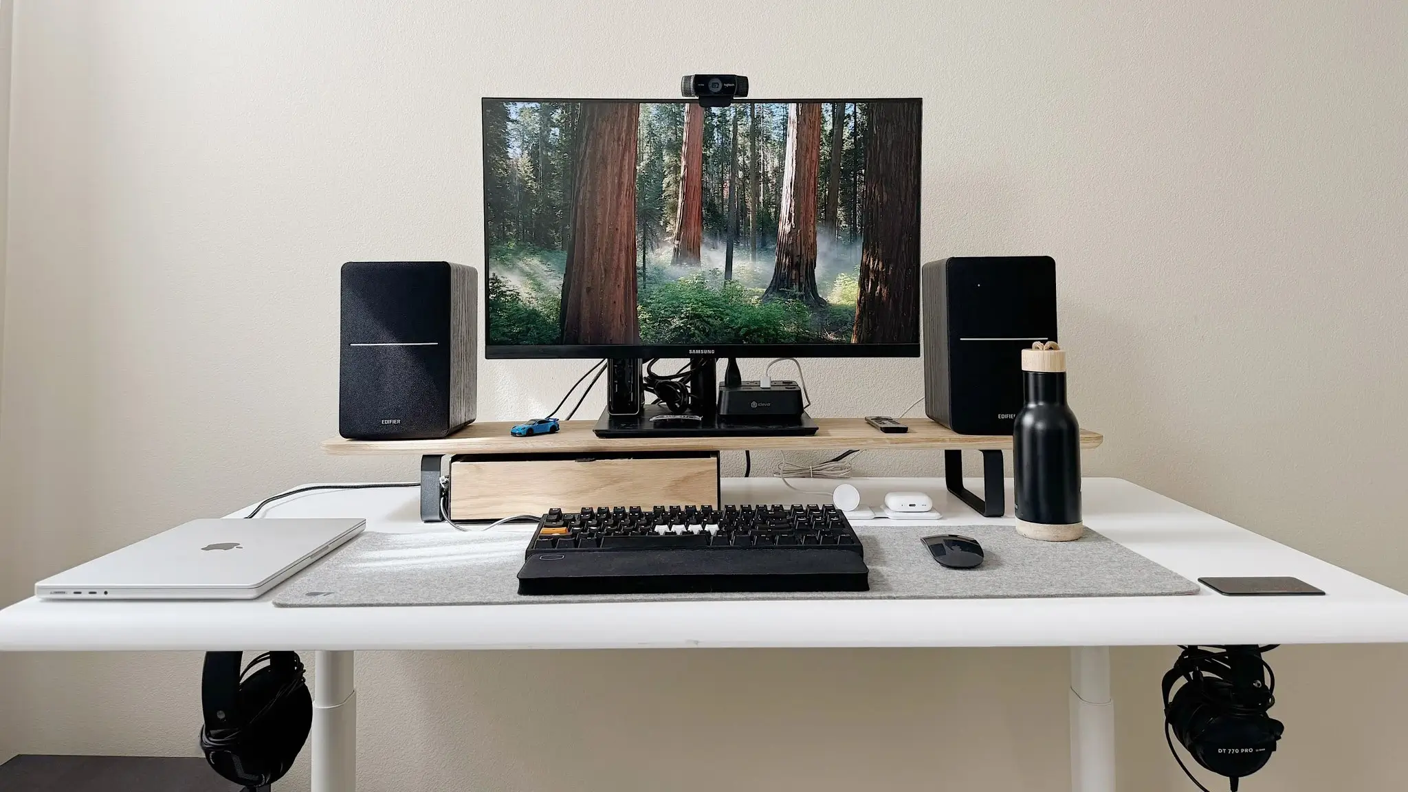 How to Choose a Computer Desk for Home Office